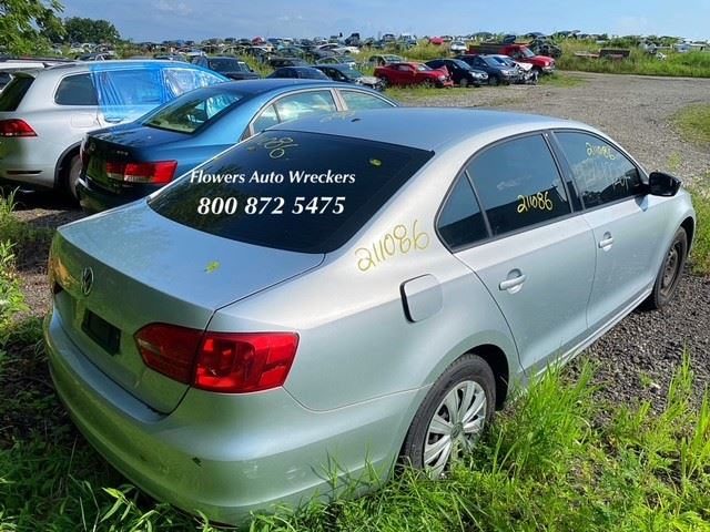 https://f005.backblazeb2.com/file/img-partshotlines-com/Inventory/EC176/Vehicle/101729_06.jpg