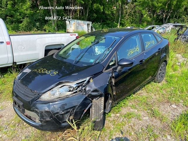 https://f005.backblazeb2.com/file/img-partshotlines-com/Inventory/EC176/Vehicle/111713_04.jpg