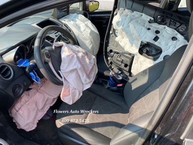 https://f005.backblazeb2.com/file/img-partshotlines-com/Inventory/EC176/Vehicle/111713_05.jpg