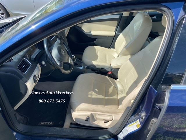 https://f005.backblazeb2.com/file/img-partshotlines-com/Inventory/EC176/Vehicle/114914_07.jpg