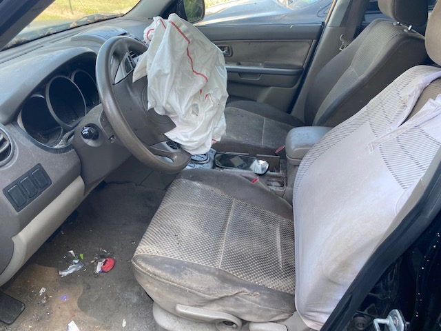 https://f005.backblazeb2.com/file/img-partshotlines-com/Inventory/EC176/Vehicle/118633_04.jpg