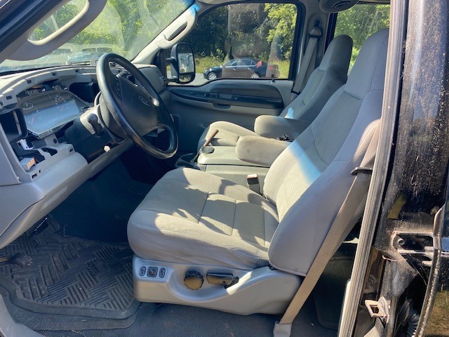https://f005.backblazeb2.com/file/img-partshotlines-com/Inventory/EC176/Vehicle/118702_06.jpg