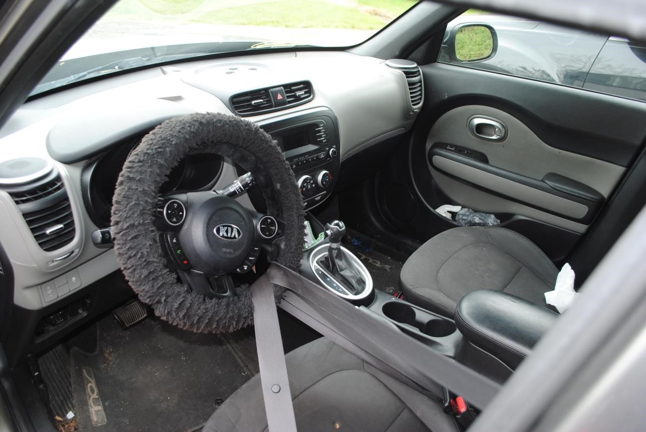 https://f005.backblazeb2.com/file/img-partshotlines-com/Inventory/EC176/Vehicle/120297_06.jpg