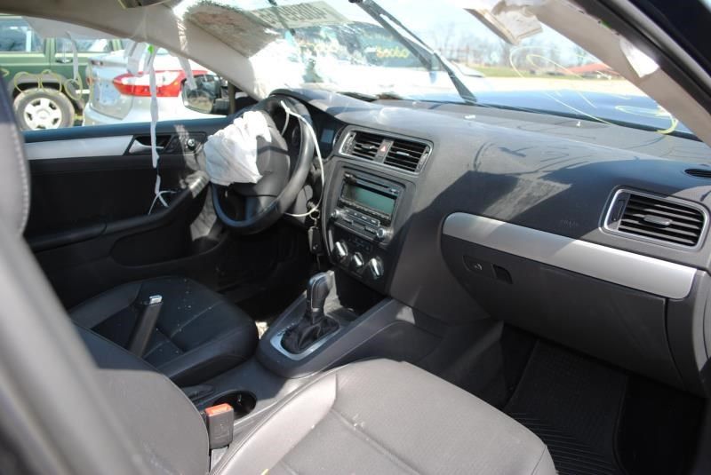 https://f005.backblazeb2.com/file/img-partshotlines-com/Inventory/EC176/Vehicle/58988_07.jpg
