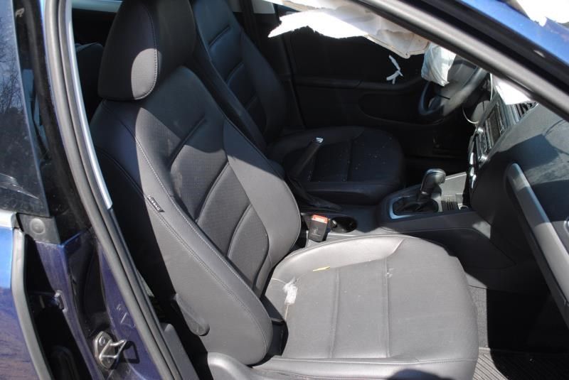 https://f005.backblazeb2.com/file/img-partshotlines-com/Inventory/EC176/Vehicle/58988_08.jpg
