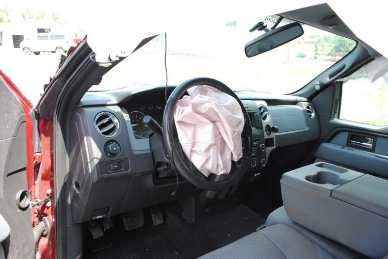 https://f005.backblazeb2.com/file/img-partshotlines-com/Inventory/EC176/Vehicle/70077_08.jpg