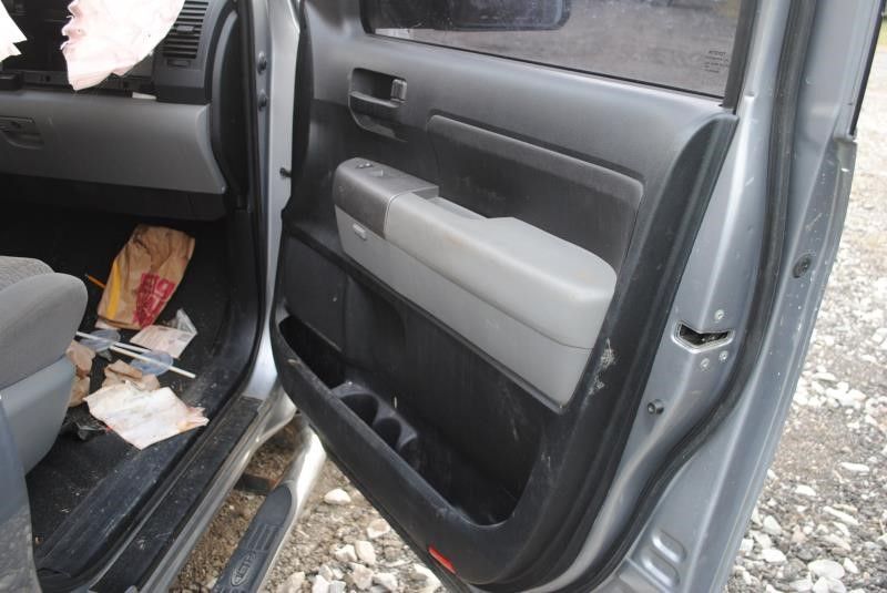 https://f005.backblazeb2.com/file/img-partshotlines-com/Inventory/EC176/Vehicle/76680_10.jpg