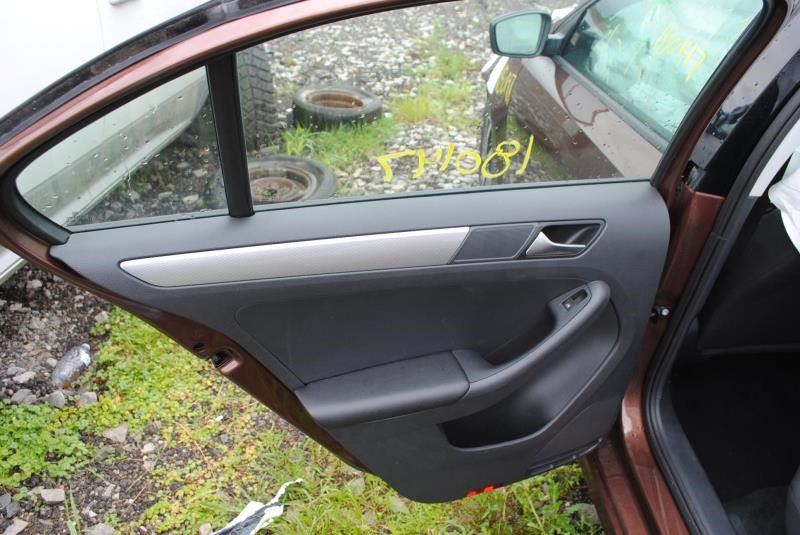 https://f005.backblazeb2.com/file/img-partshotlines-com/Inventory/EC176/Vehicle/79155_11.jpg