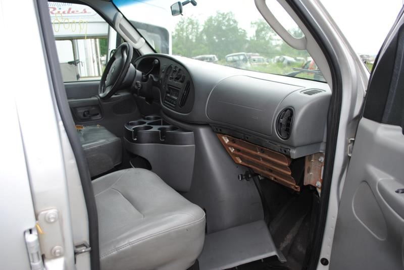 https://f005.backblazeb2.com/file/img-partshotlines-com/Inventory/EC176/Vehicle/86338_08.jpg