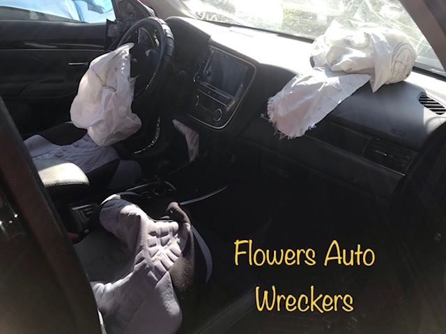 https://f005.backblazeb2.com/file/img-partshotlines-com/Inventory/EC176/Vehicle/95051_08.jpg