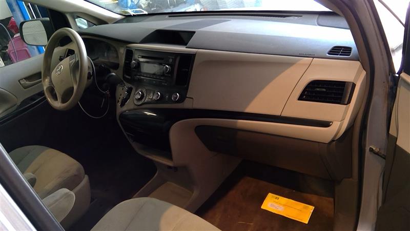 https://f005.backblazeb2.com/file/img-partshotlines-com/Inventory/EC214/Vehicle/134_12.jpg