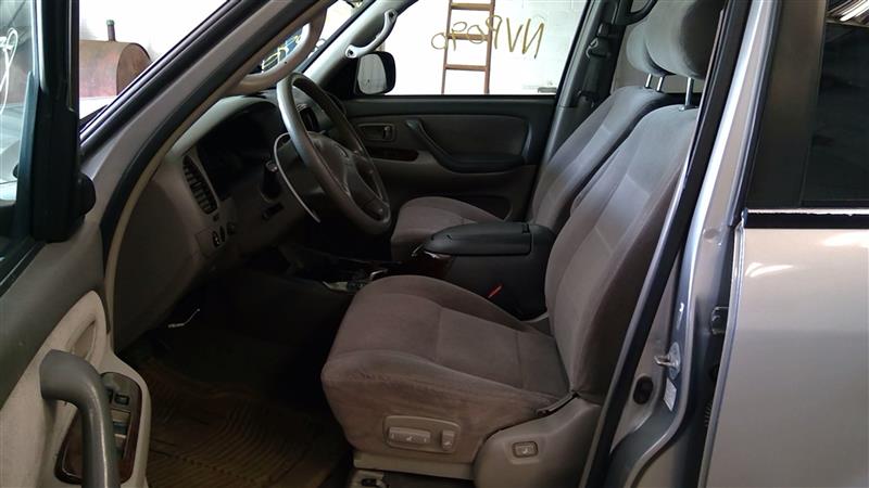 https://f005.backblazeb2.com/file/img-partshotlines-com/Inventory/EC214/Vehicle/150_06.jpg