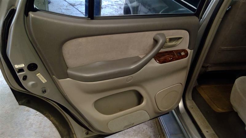https://f005.backblazeb2.com/file/img-partshotlines-com/Inventory/EC214/Vehicle/150_09.jpg