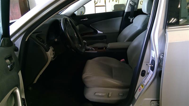 https://f005.backblazeb2.com/file/img-partshotlines-com/Inventory/EC214/Vehicle/212_06.jpg
