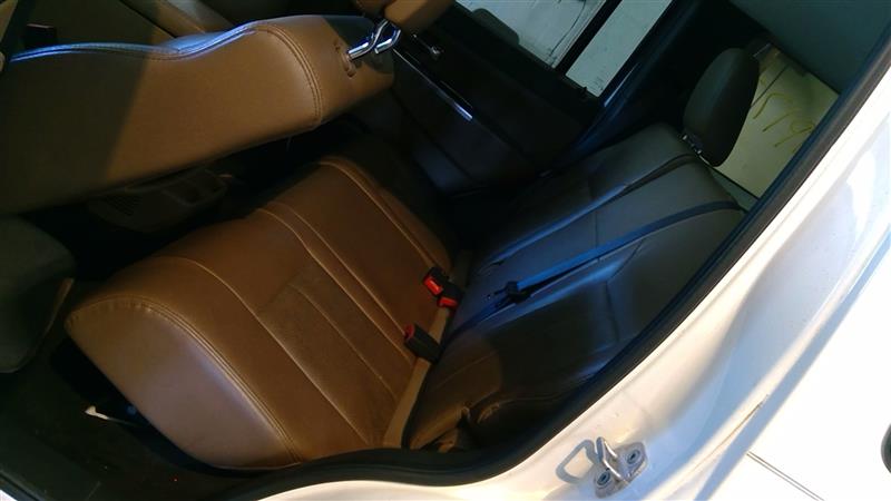 https://f005.backblazeb2.com/file/img-partshotlines-com/Inventory/EC214/Vehicle/243_10.jpg