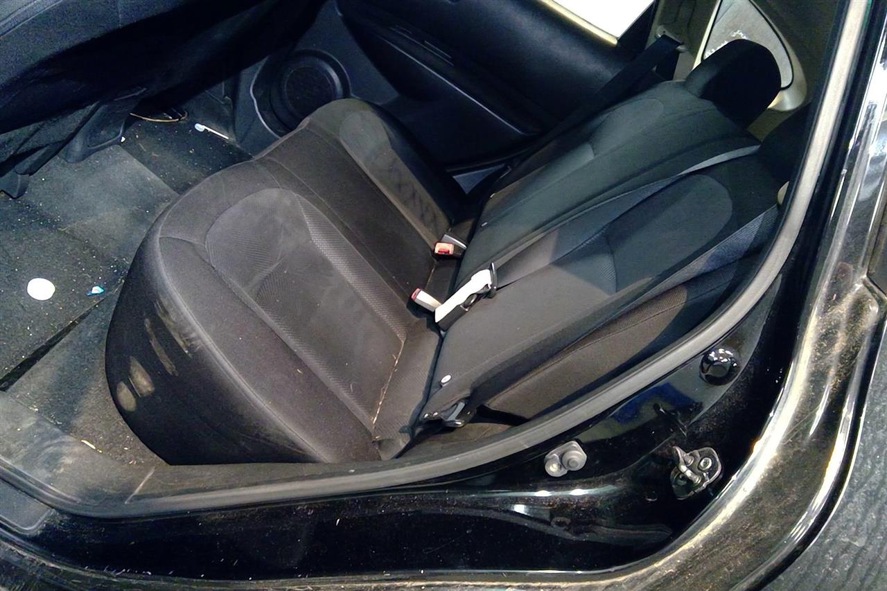 https://f005.backblazeb2.com/file/img-partshotlines-com/Inventory/EC214/Vehicle/315_10.jpg