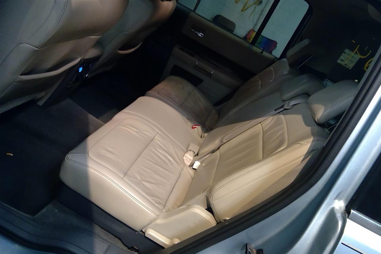 https://f005.backblazeb2.com/file/img-partshotlines-com/Inventory/EC214/Vehicle/320_10.jpg