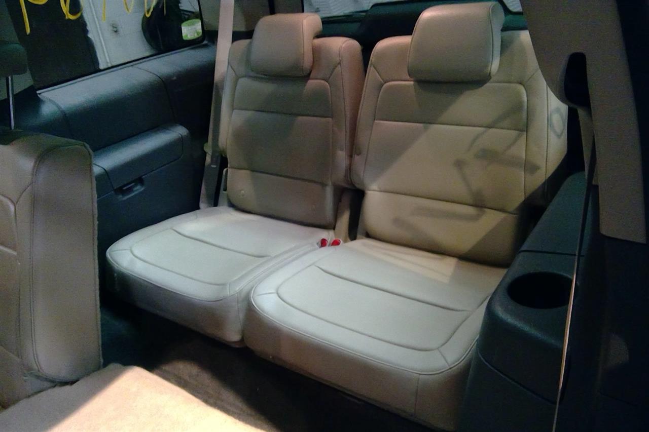 https://f005.backblazeb2.com/file/img-partshotlines-com/Inventory/EC214/Vehicle/320_11.jpg