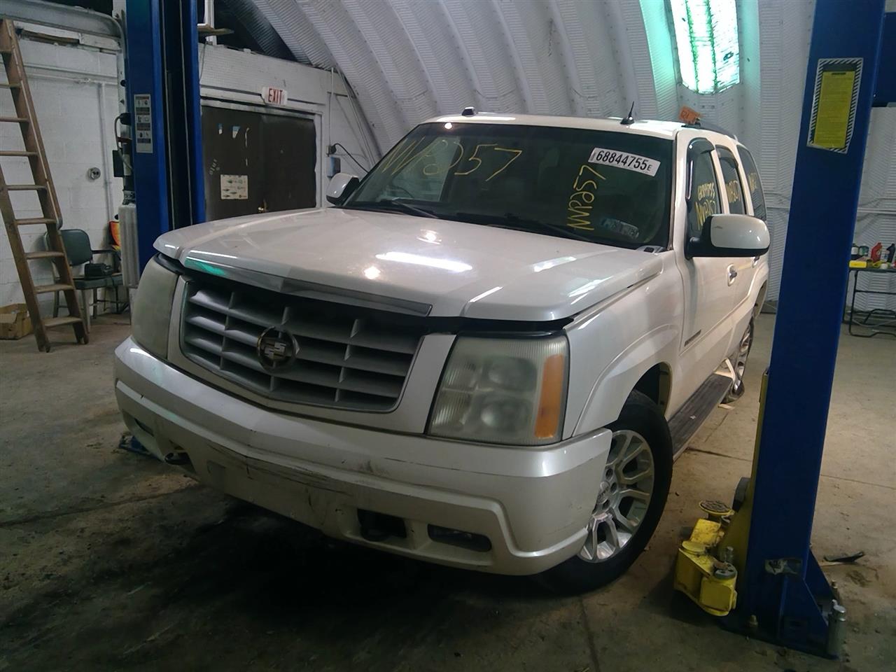https://f005.backblazeb2.com/file/img-partshotlines-com/Inventory/EC214/Vehicle/340_01.jpg