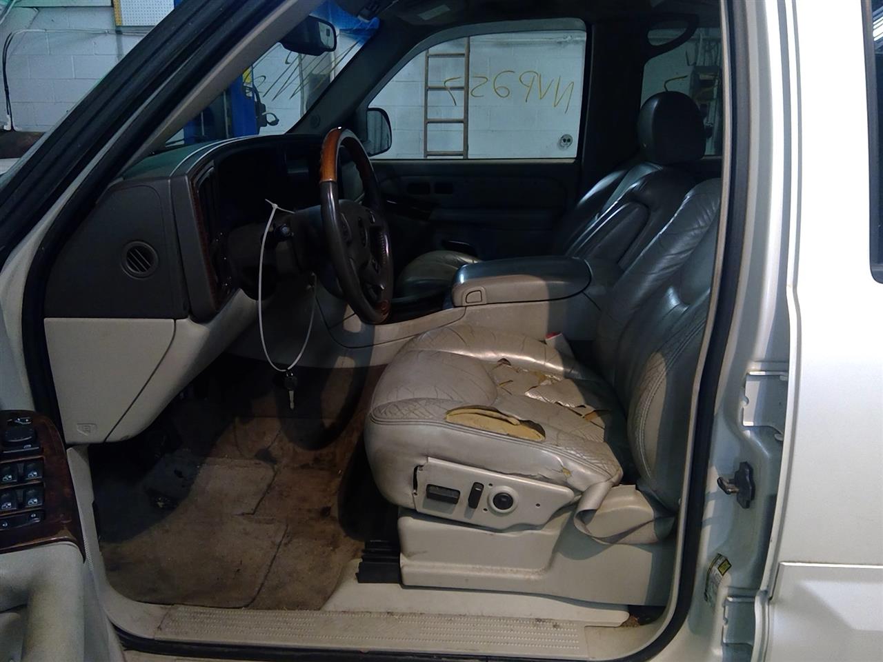 https://f005.backblazeb2.com/file/img-partshotlines-com/Inventory/EC214/Vehicle/340_06.jpg