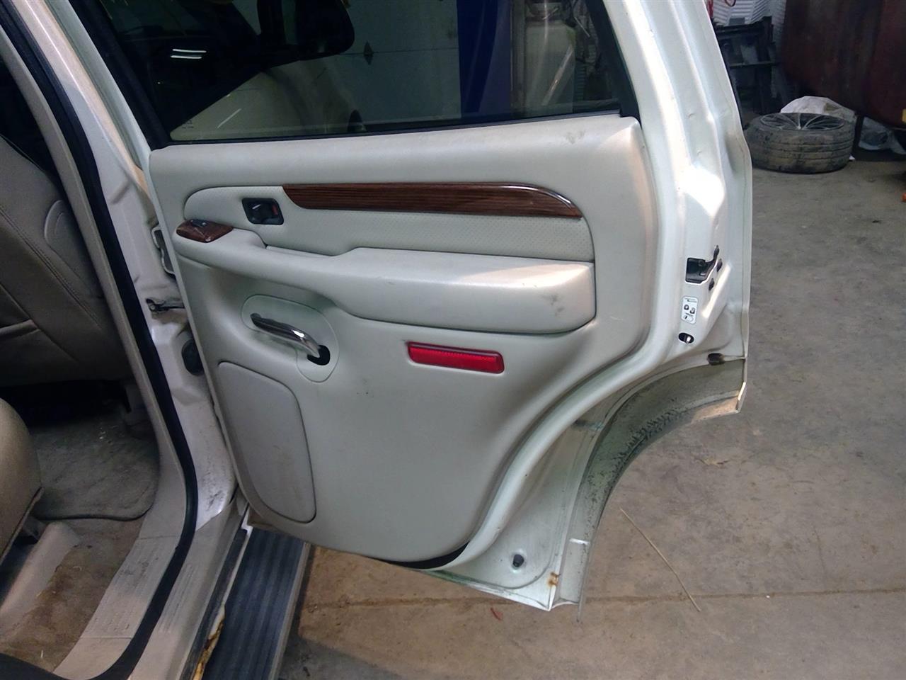 https://f005.backblazeb2.com/file/img-partshotlines-com/Inventory/EC214/Vehicle/340_12.jpg