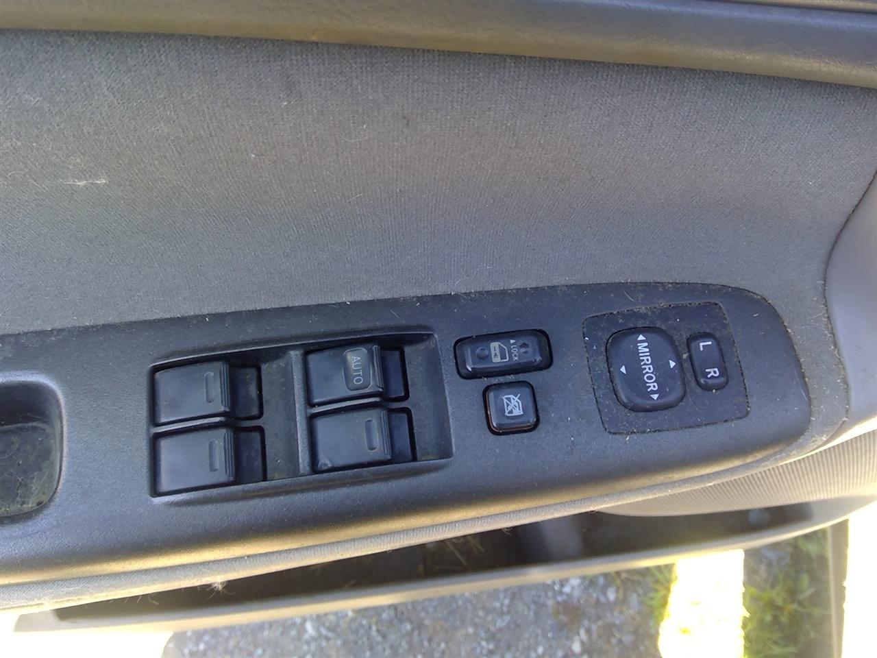 https://f005.backblazeb2.com/file/img-partshotlines-com/Inventory/EC214/Vehicle/390_08.jpg