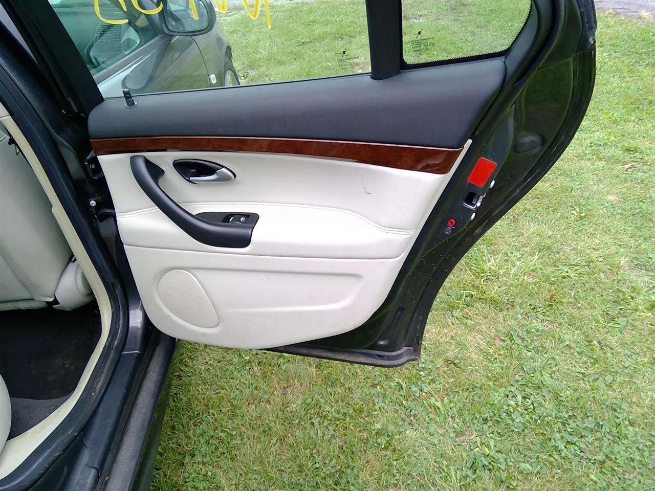 https://f005.backblazeb2.com/file/img-partshotlines-com/Inventory/EC214/Vehicle/411_12.jpg