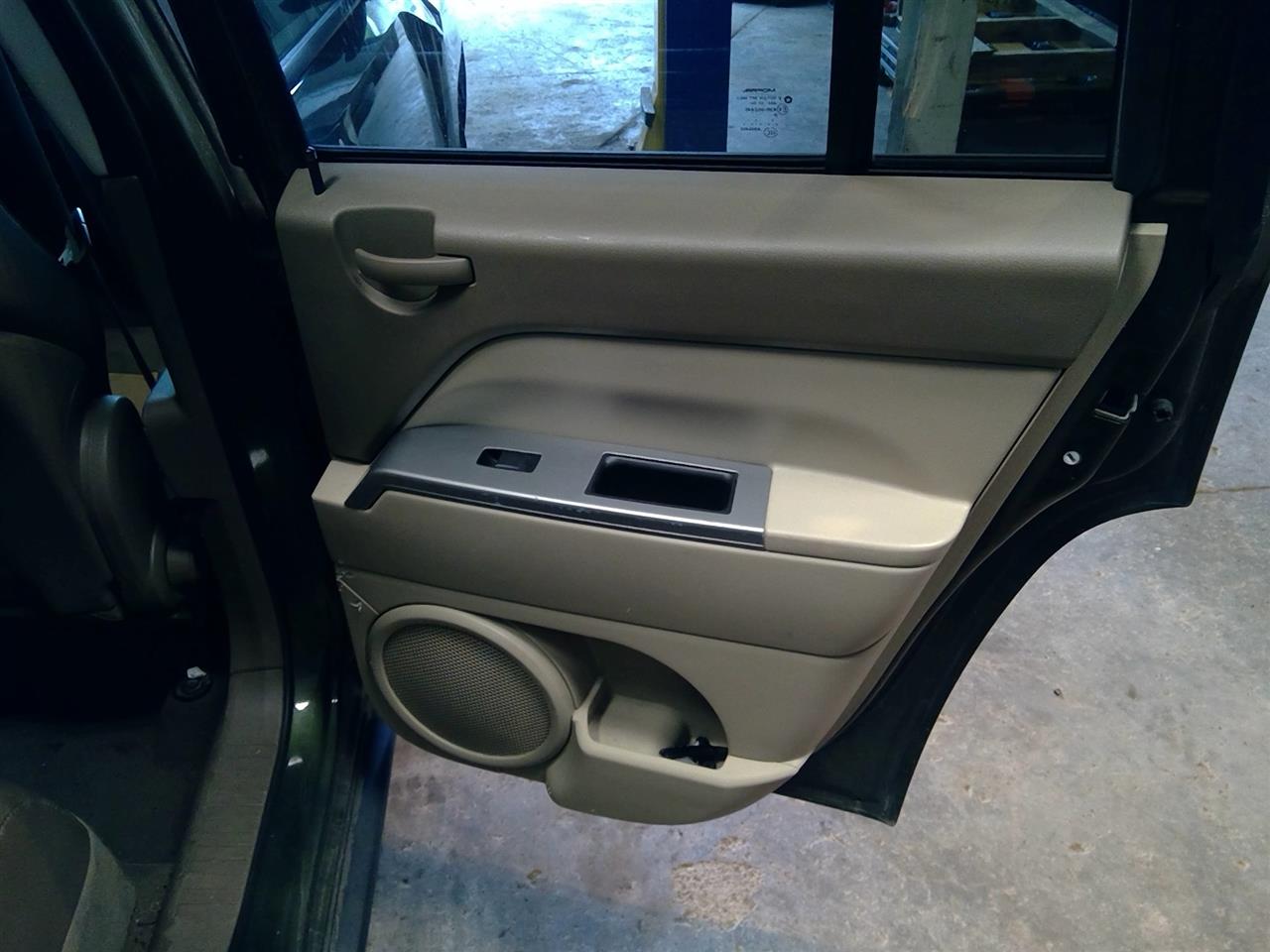 https://f005.backblazeb2.com/file/img-partshotlines-com/Inventory/EC214/Vehicle/444_12.jpg