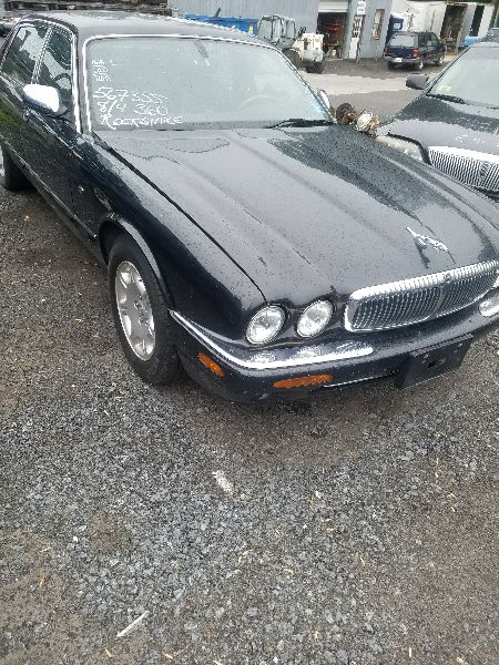 https://f005.backblazeb2.com/file/img-partshotlines-com/Inventory/EC217/Vehicle/57852_10.jpg