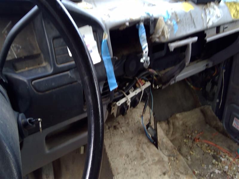 https://f005.backblazeb2.com/file/img-partshotlines-com/Inventory/EC217/Vehicle/74278_02.jpg