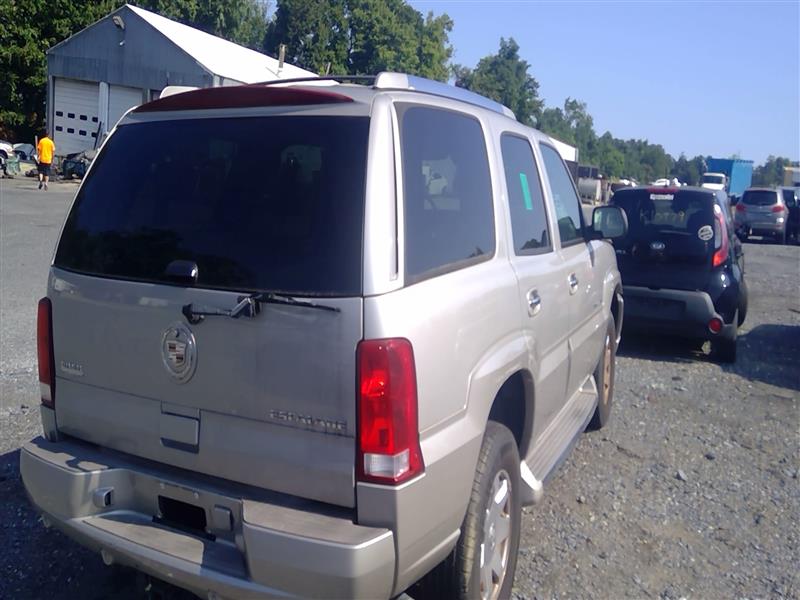 https://f005.backblazeb2.com/file/img-partshotlines-com/Inventory/EC217/Vehicle/76412_10.jpg