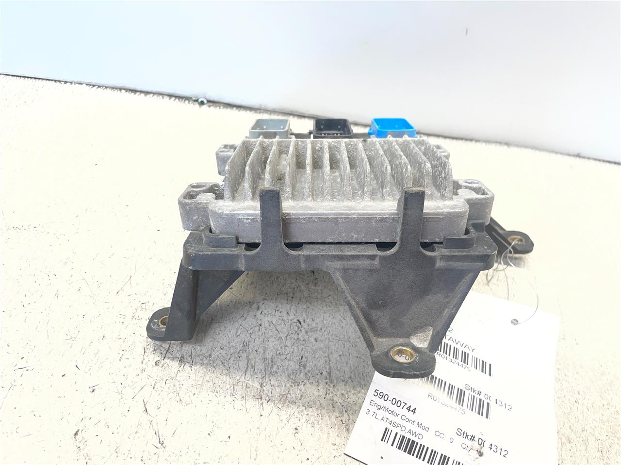 https://f005.backblazeb2.com/file/img-partshotlines-com/Inventory/EC474/Inventory/1324475_04.jpg