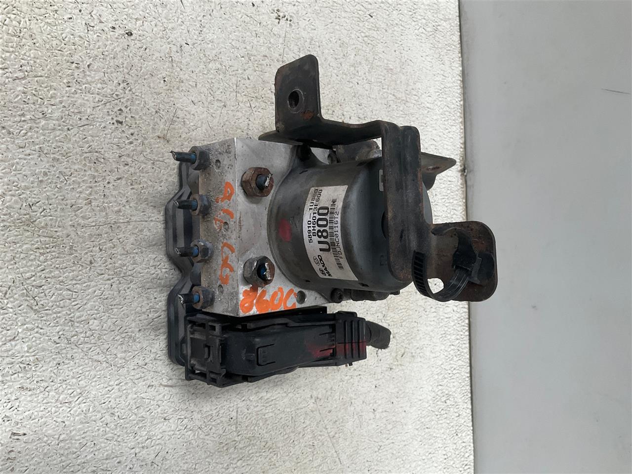 https://f005.backblazeb2.com/file/img-partshotlines-com/Inventory/EC474/Inventory/2337729_02.jpg