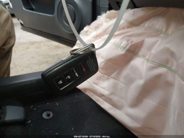 https://f005.backblazeb2.com/file/img-partshotlines-com/Inventory/EC474/Vehicle/106674_03.jpg