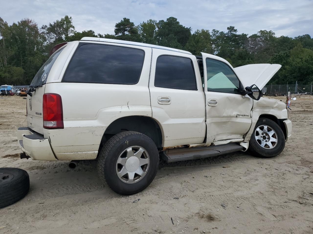 https://f005.backblazeb2.com/file/img-partshotlines-com/Inventory/EC474/Vehicle/111353_08.jpg