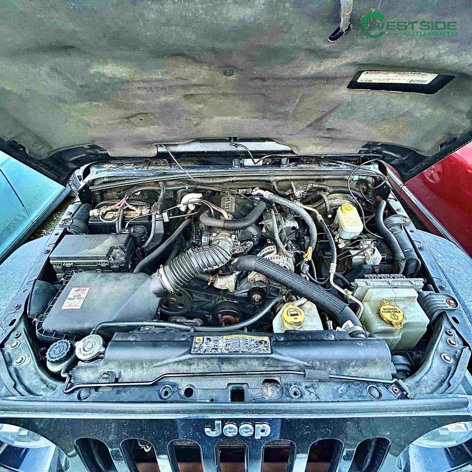 https://f005.backblazeb2.com/file/img-partshotlines-com/Inventory/EC474/Vehicle/114660_12.jpg