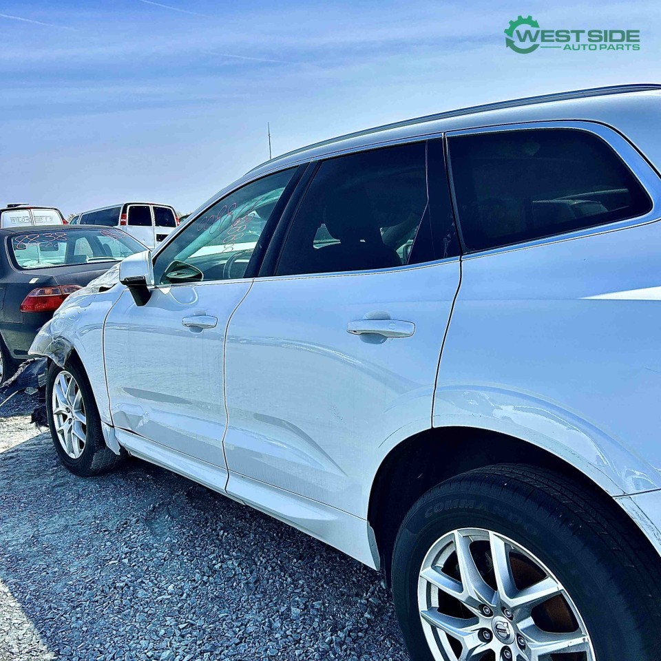 https://f005.backblazeb2.com/file/img-partshotlines-com/Inventory/EC474/Vehicle/115169_04.jpg