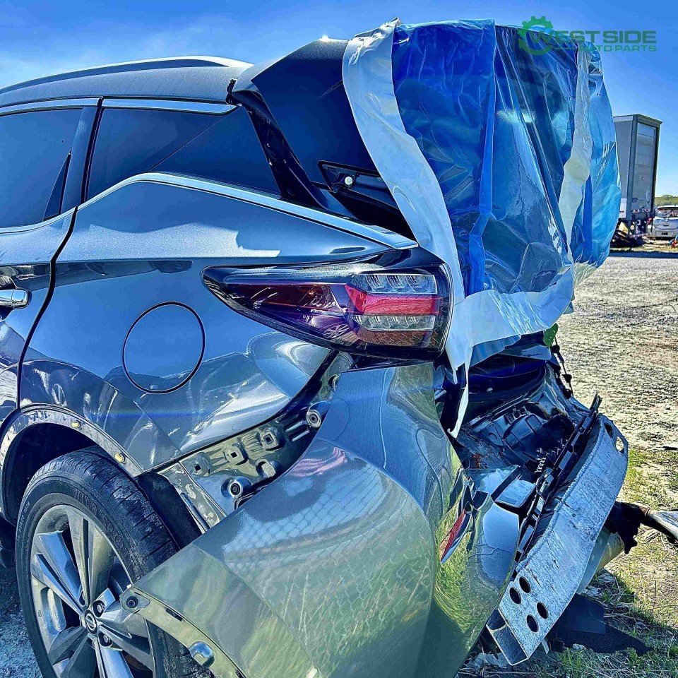 https://f005.backblazeb2.com/file/img-partshotlines-com/Inventory/EC474/Vehicle/115467_09.jpg