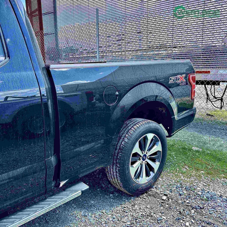 https://f005.backblazeb2.com/file/img-partshotlines-com/Inventory/EC474/Vehicle/115908_04.jpg