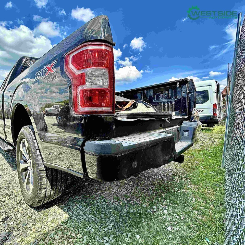 https://f005.backblazeb2.com/file/img-partshotlines-com/Inventory/EC474/Vehicle/115908_08.jpg