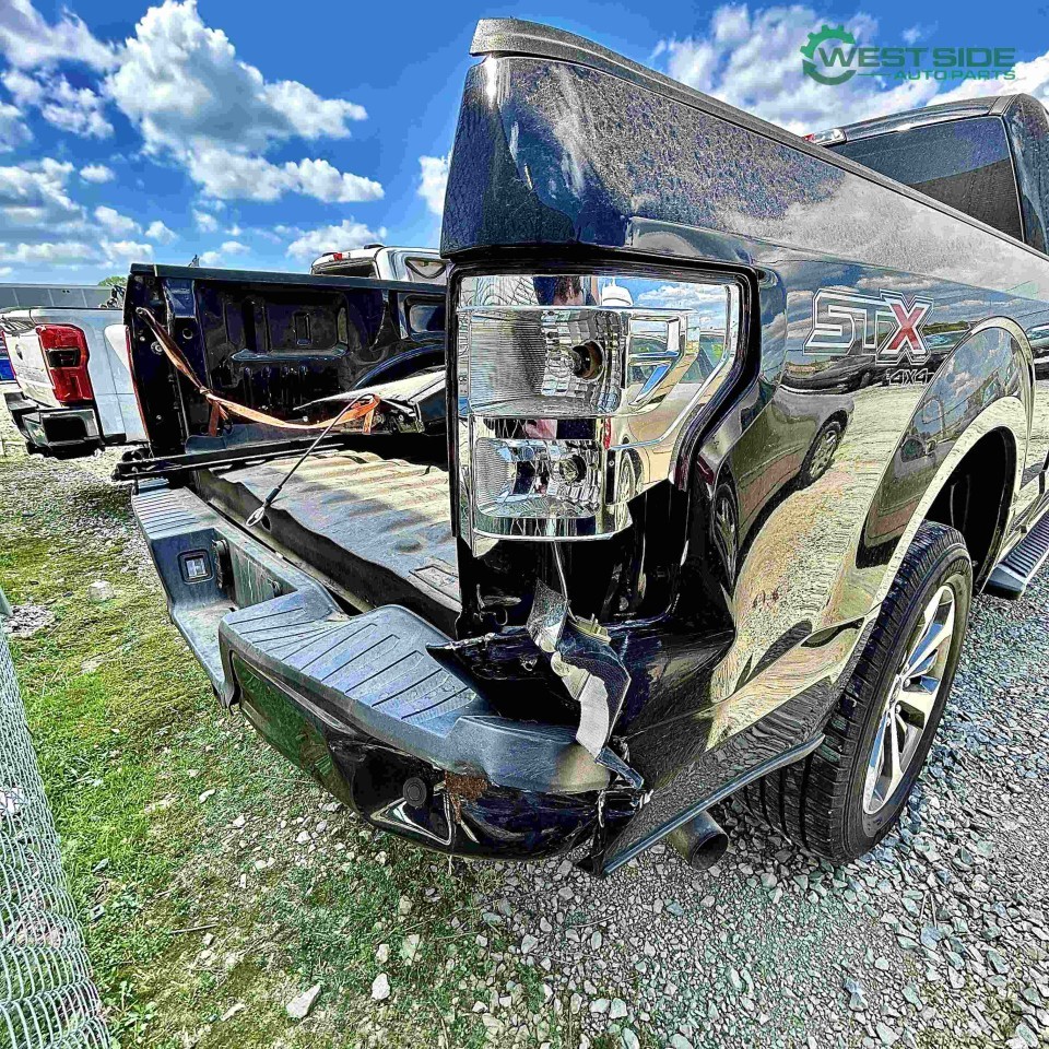 https://f005.backblazeb2.com/file/img-partshotlines-com/Inventory/EC474/Vehicle/115908_09.jpg