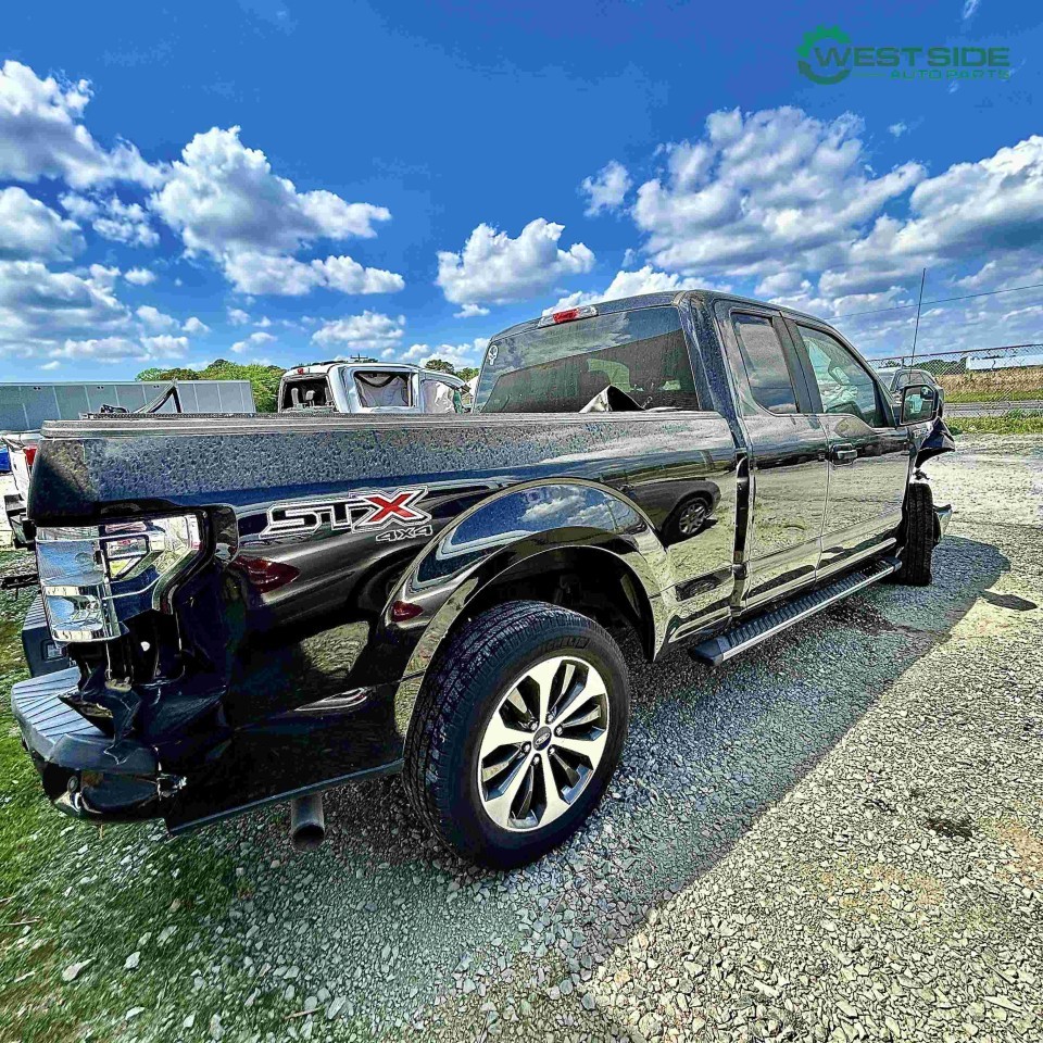 https://f005.backblazeb2.com/file/img-partshotlines-com/Inventory/EC474/Vehicle/115908_10.jpg