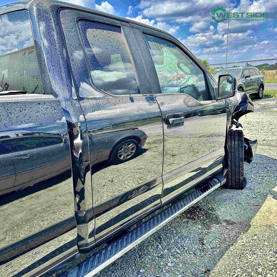https://f005.backblazeb2.com/file/img-partshotlines-com/Inventory/EC474/Vehicle/115908_12.jpg