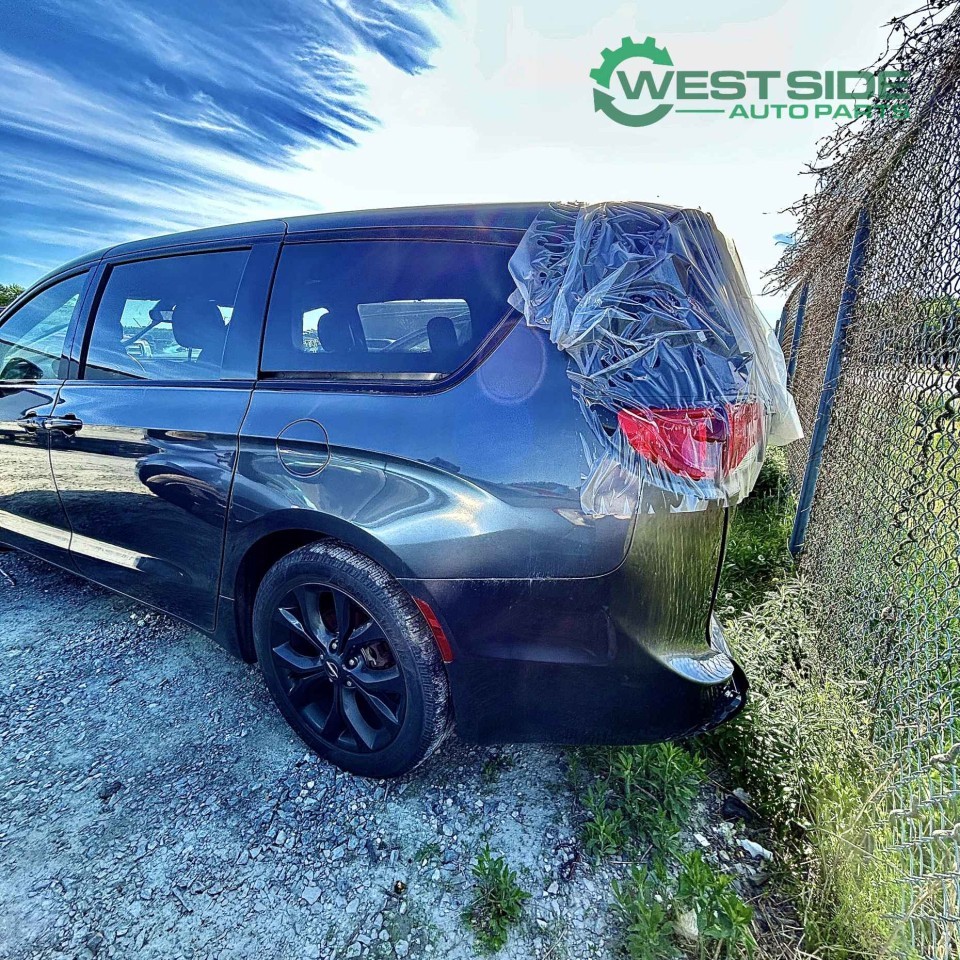 https://f005.backblazeb2.com/file/img-partshotlines-com/Inventory/EC474/Vehicle/116016_08.jpg