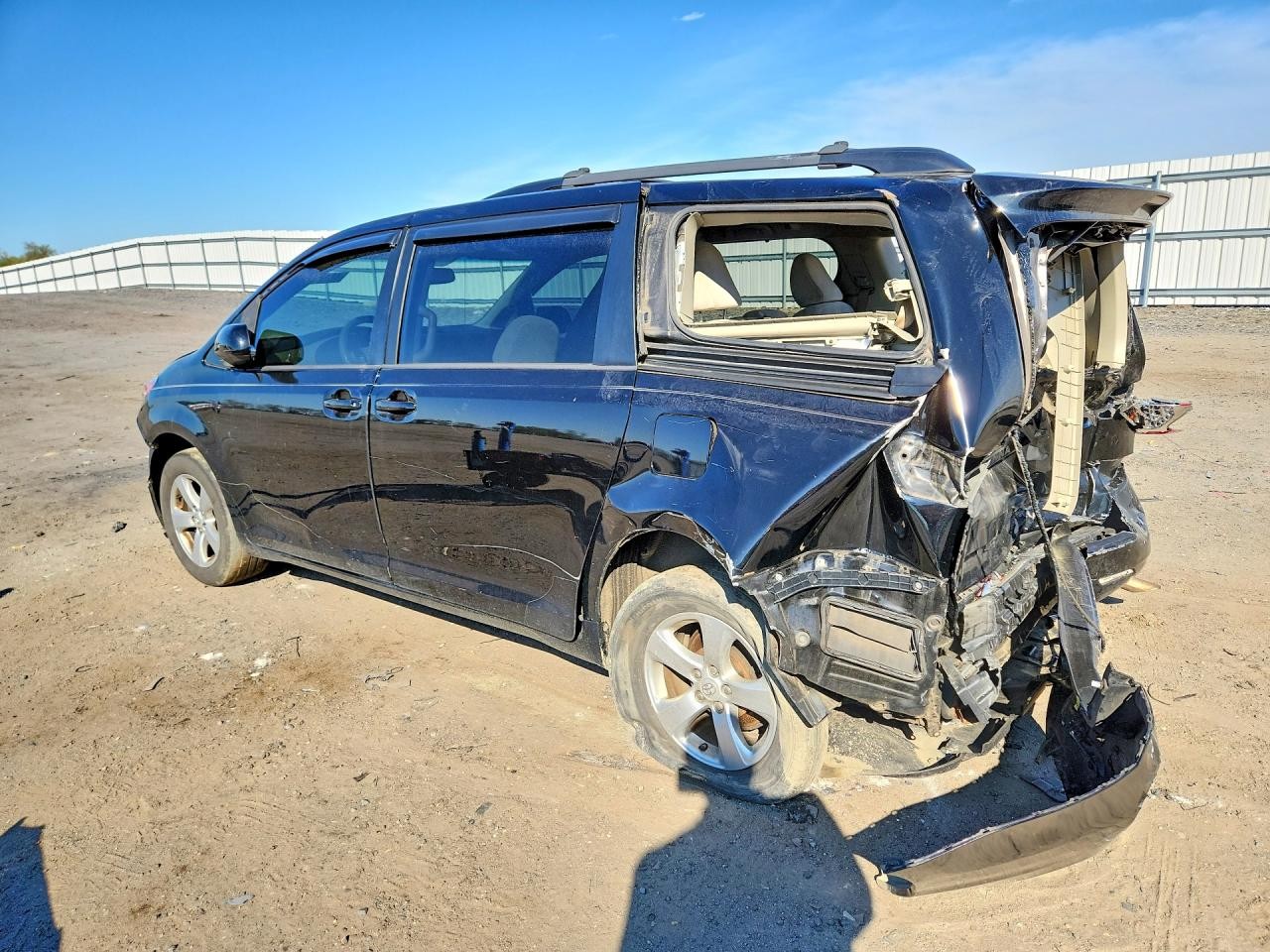 https://f005.backblazeb2.com/file/img-partshotlines-com/Inventory/EC474/Vehicle/116576_02.jpg