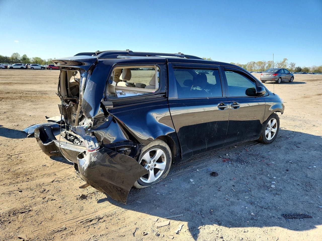 https://f005.backblazeb2.com/file/img-partshotlines-com/Inventory/EC474/Vehicle/116576_03.jpg