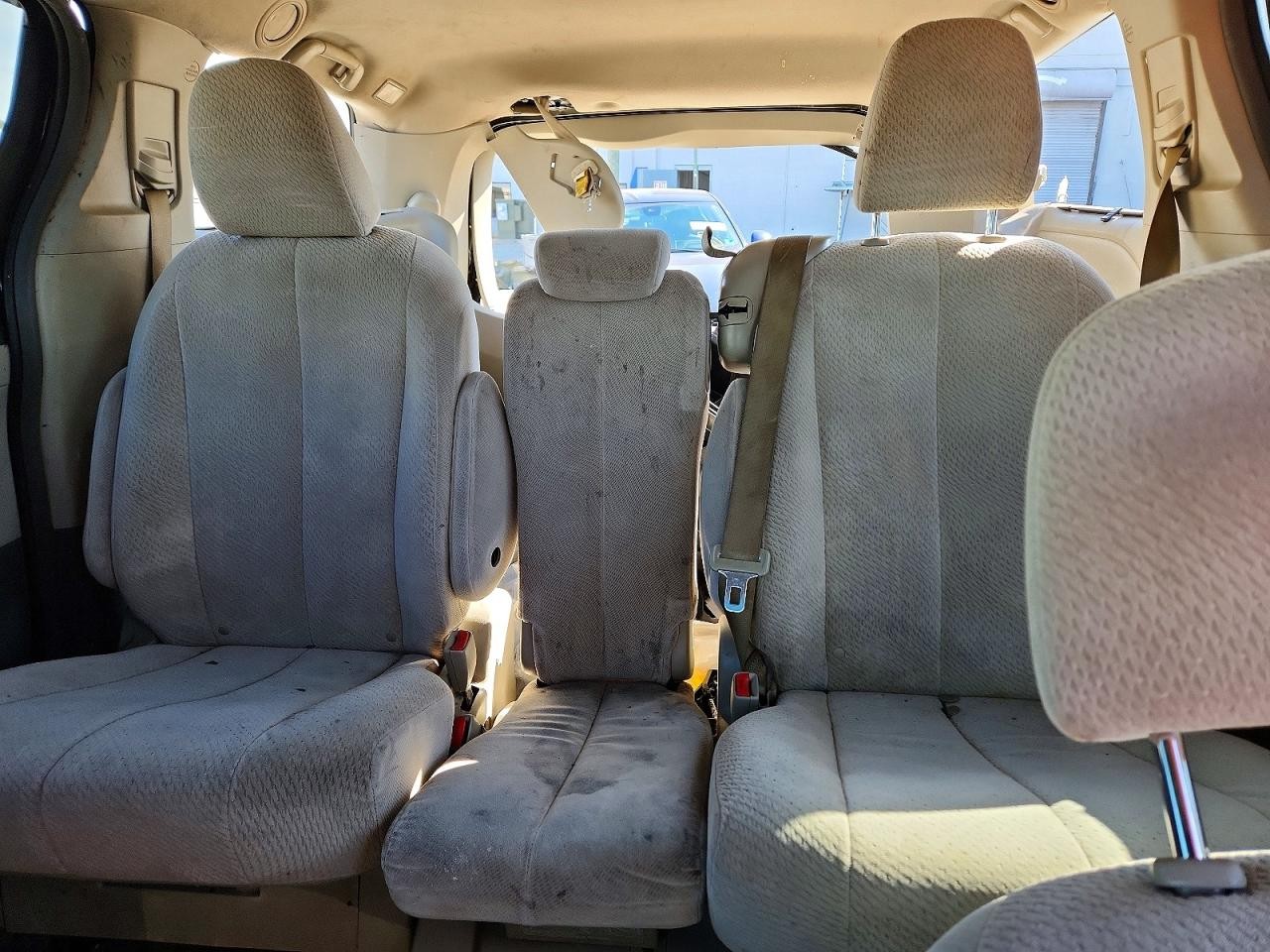 https://f005.backblazeb2.com/file/img-partshotlines-com/Inventory/EC474/Vehicle/116576_10.jpg