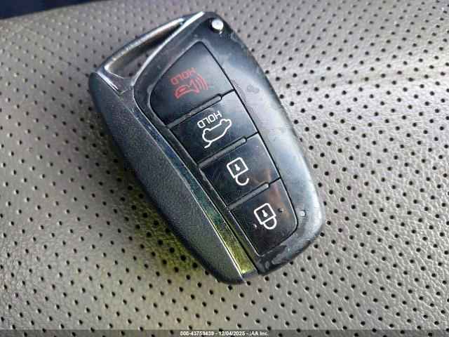 https://f005.backblazeb2.com/file/img-partshotlines-com/Inventory/EC474/Vehicle/116594_11.jpg