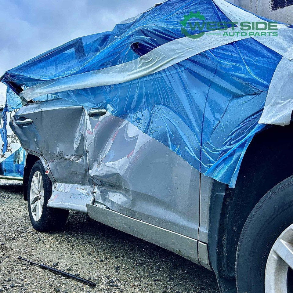https://f005.backblazeb2.com/file/img-partshotlines-com/Inventory/EC474/Vehicle/117031_09.jpg