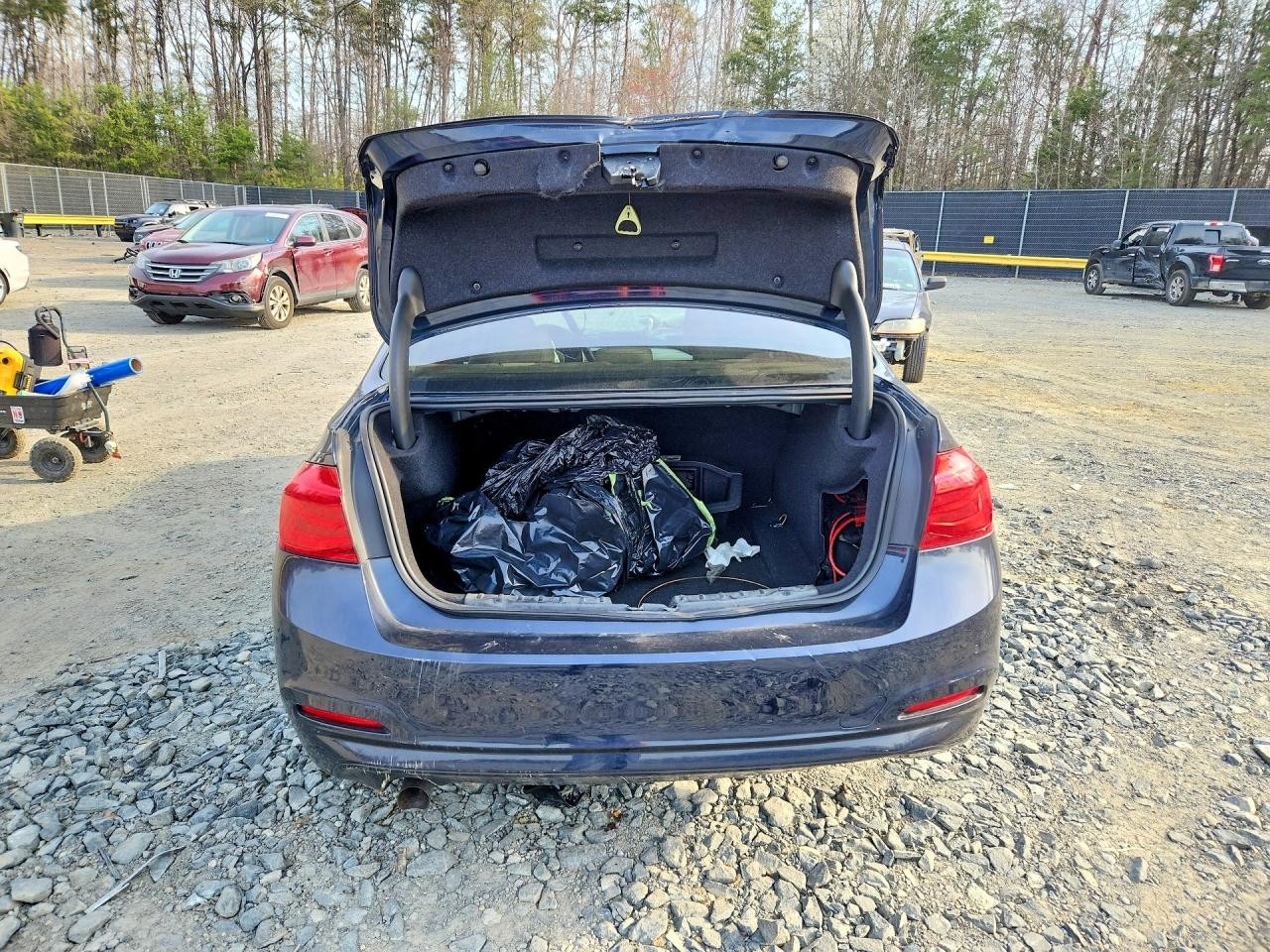 https://f005.backblazeb2.com/file/img-partshotlines-com/Inventory/EC474/Vehicle/117411_06.jpg